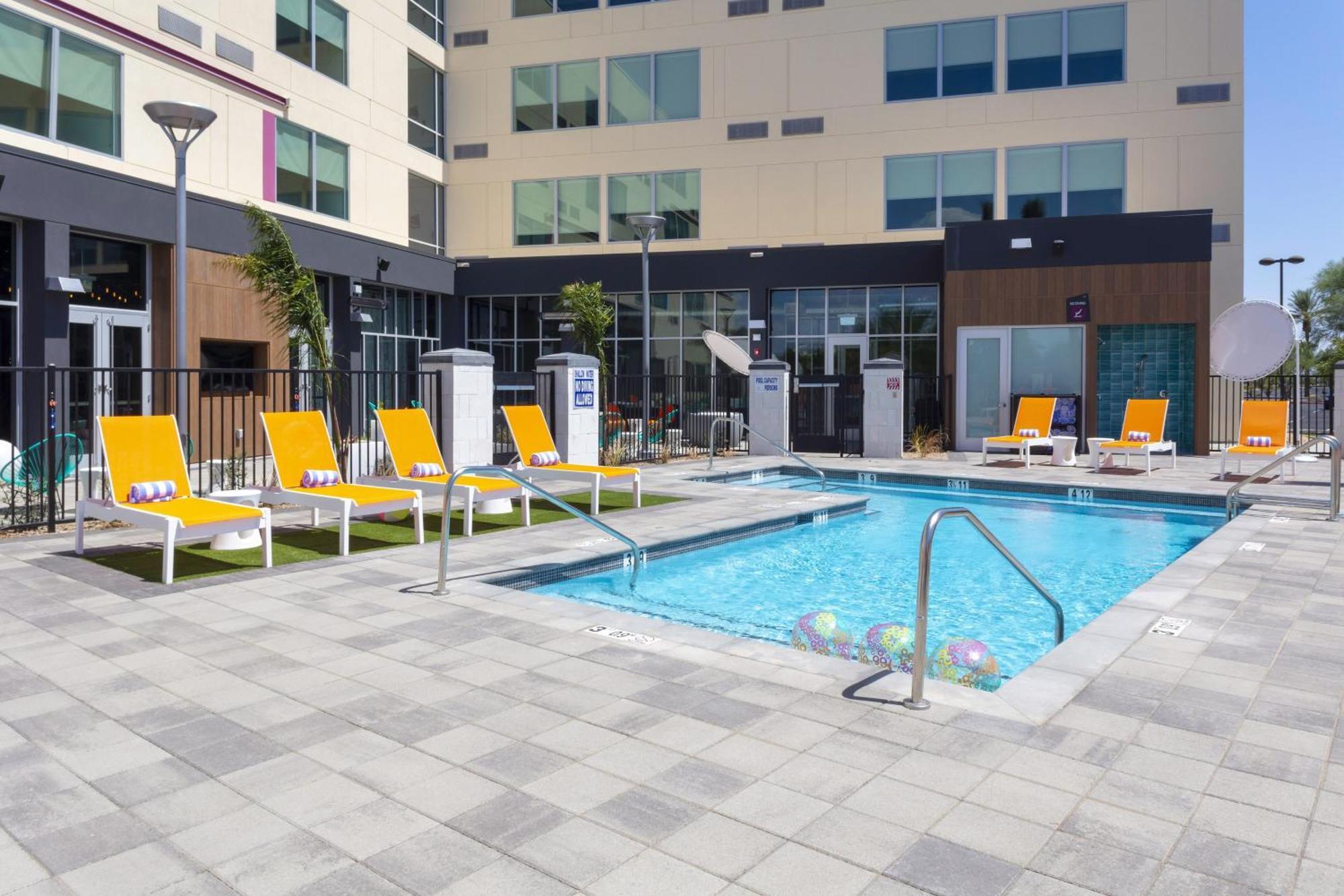 Hotel Aloft Glendale At Westgate Exterior foto